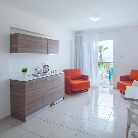 公寓式酒店 普林斯萨维拉公寓式酒店 Paphos