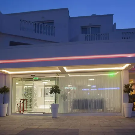 普林斯萨维拉公寓式酒店 Paphos